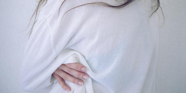 Rambut Rontok dan Menipis Saat Menopause? Dokter Ungkap Alasan Medis di Baliknya