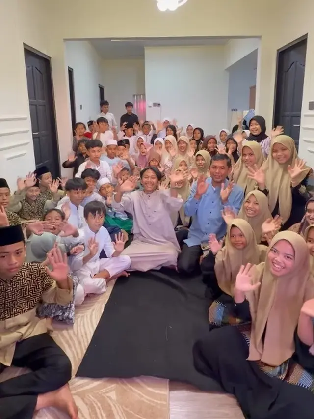 Fajar Sadboy - instagram.com/fajjarsadboy