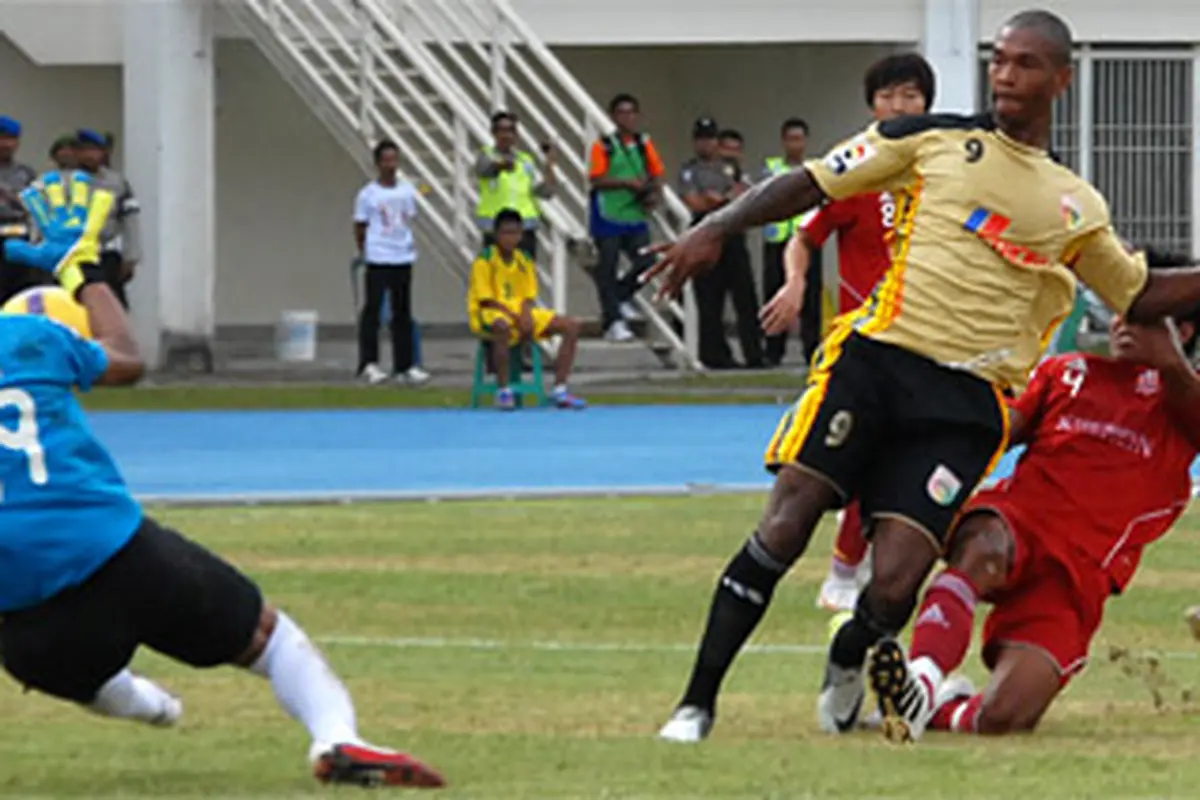 3 Jebolan Premier League Pernah Rasakan "Rumput" Indonesia