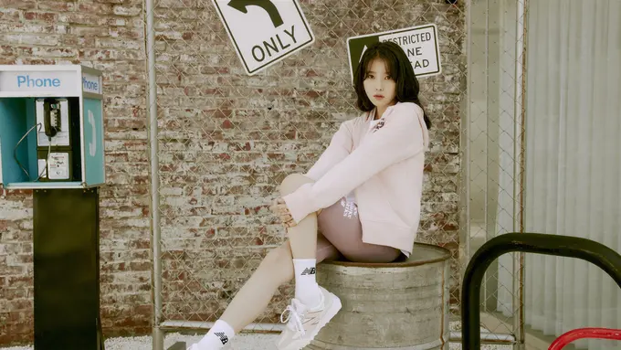 IU