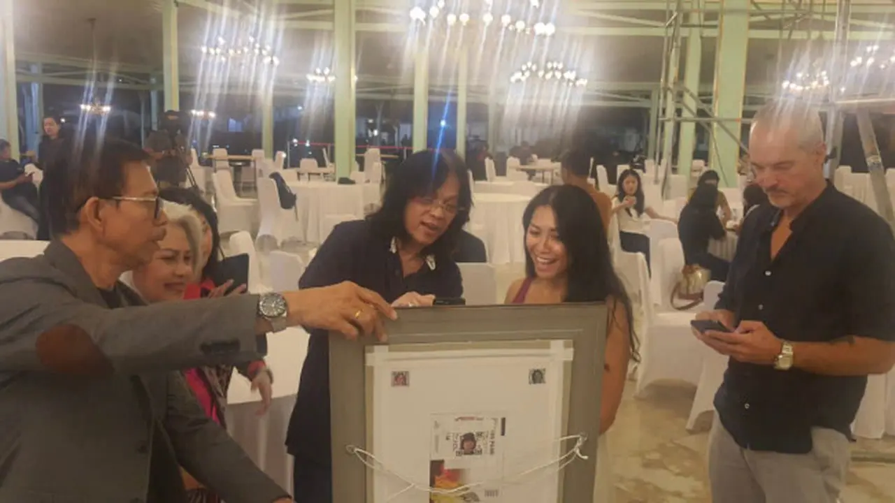 Kejutan Untuk Anggun C Sasmi Sebelum Tampil Sepanggung Dengan Waljinah