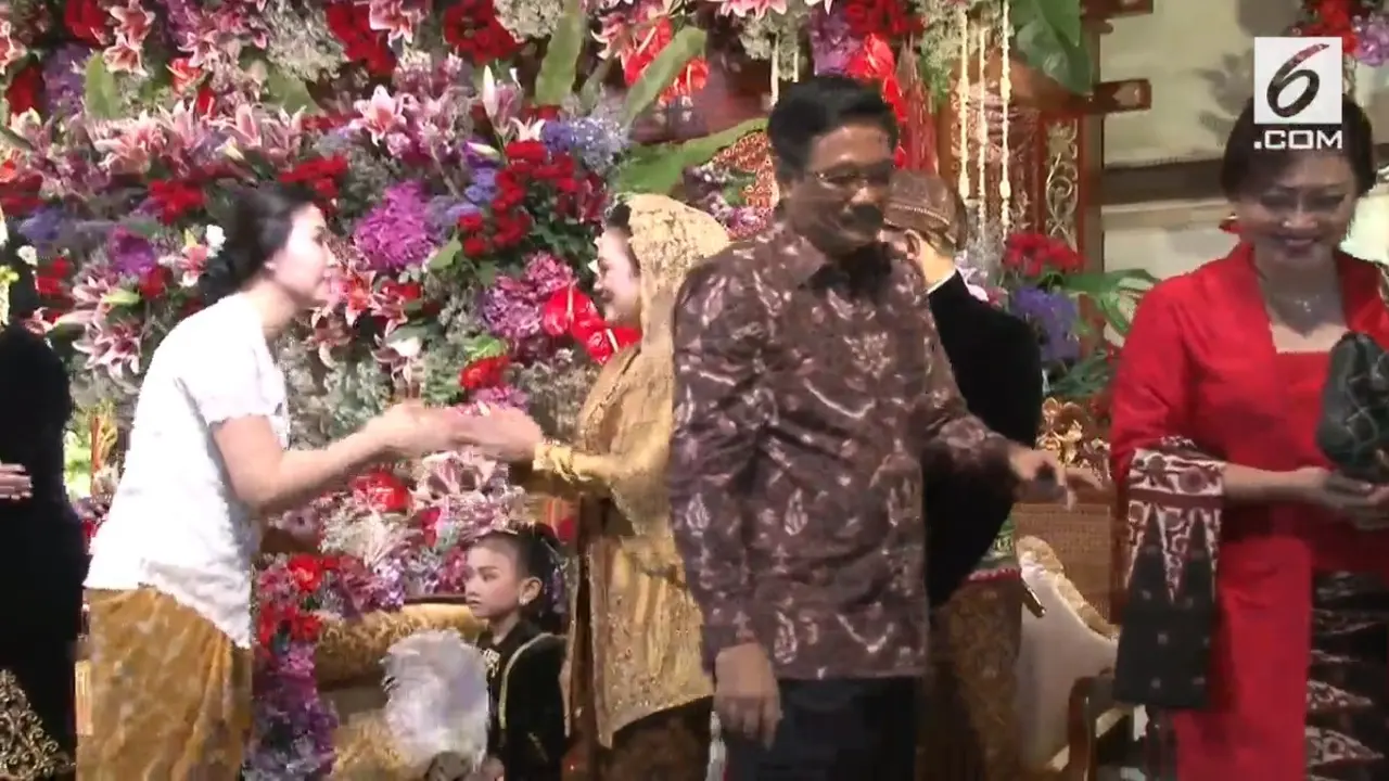 Gaya Kontras Veronica Ahok dan Happy Djarot di Nikahan Kahiyang