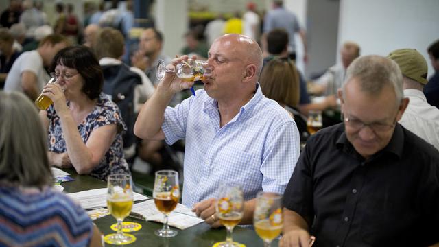 Intip Keseruan Pesta Minum Bir di London