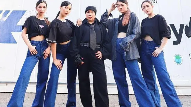 Dewi Zuhriati Ibu Fuji