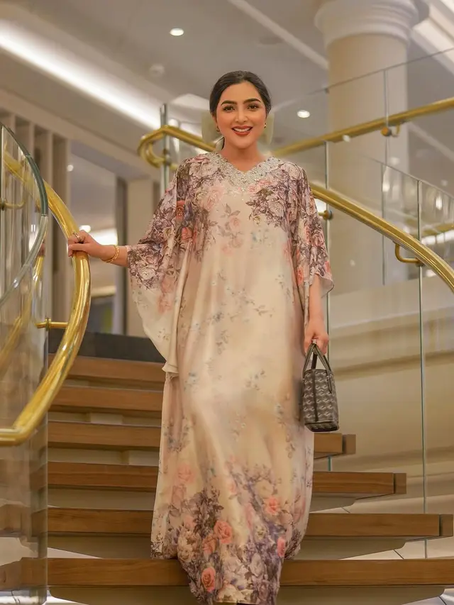Potret Terbaru Ashanty Tampil Anggun dengan Gamis Panjang, Simpel tapi Elegan