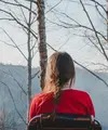Ketidakmampuan untuk percaya pada orang baru ini bisa membatasi pengalaman sosial dan mempersempit lingkaran pertemananmu. Foto: Amir Hosseini on Unsplash