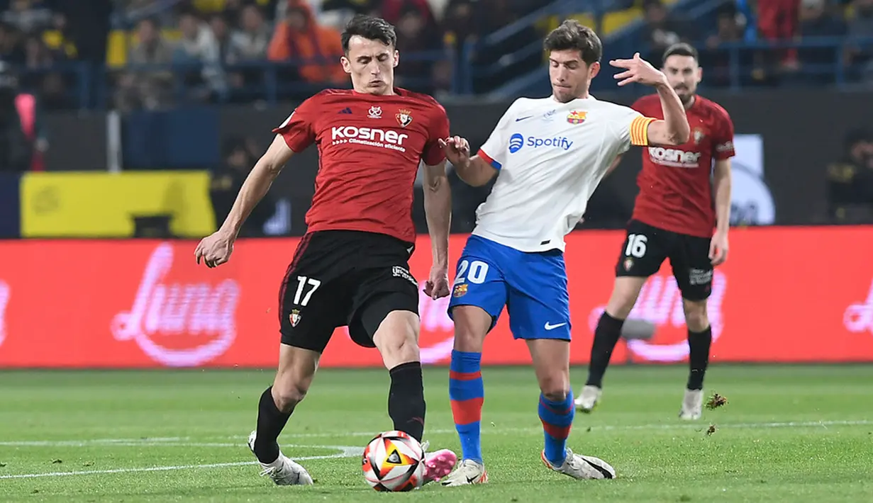 Dua gol kemenangan Barcelona dicetak oleh Robert Lewandowski dan Lamine Yamal. (AP Photo)