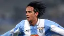 4. Simone Inzaghi - Inzaghi menjadi pengisi barisan depan Lazio pada tahun 1999-2010. Dari 133 laga, ia menorehkan 28 gol untuk tim berjulukan Elang-Elang Muda itu. (AFP/Gabriel Bouys)