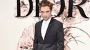 Robert Pattinson, aktor tampan Hollywood yang telah membintangi beberapa judul film dan satu di antaranya adalah Twilight yang diperaninya bersama Kristen Stewart. Meskipun begitu, Pattinson juga memiliki masa lalu. (Instagram/robertpattinsonpriv)