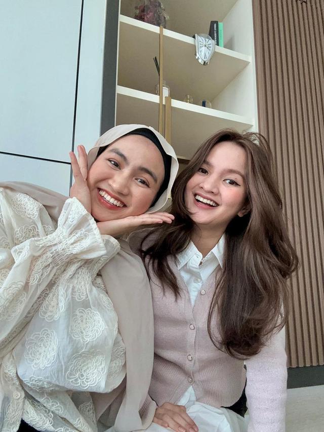 8 Inspirasi Outfit Kuliah dari Xaviera Putri yang Bikin Terlihat Pintar dan Stylish