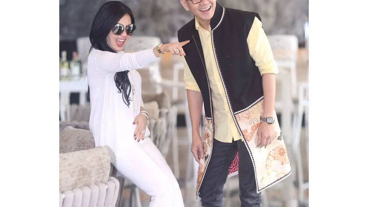 Syahrini dan Danny