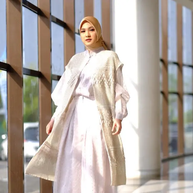 Pertama Kali Raih Penghargaan, Ini 6 Potret Cut Syifa di Festival Film Bandung 2021