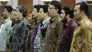 Ketua KPU, Husni Kamil (keempat kanan) dan Menteri Dalam Negeri Tjahjo Kumolo (ketiga kanan) saat menghadiri acara peresmian 'Pemilihan Kepala Daerah Serentak' di Kantor KPU, Jakarta, Jumat (17/4/2015). (Liputan6.com/Faizal Fanani)
