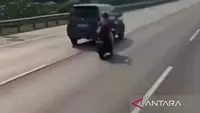 Viral Pemotor Wanita Nyasar Masuk Tol Jakarta-Cikampek