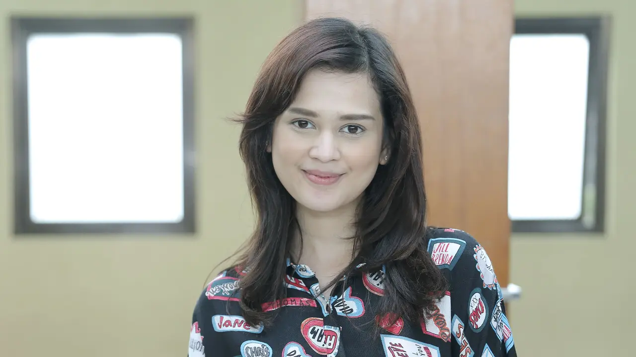 [Bintang] Cut Meyriska