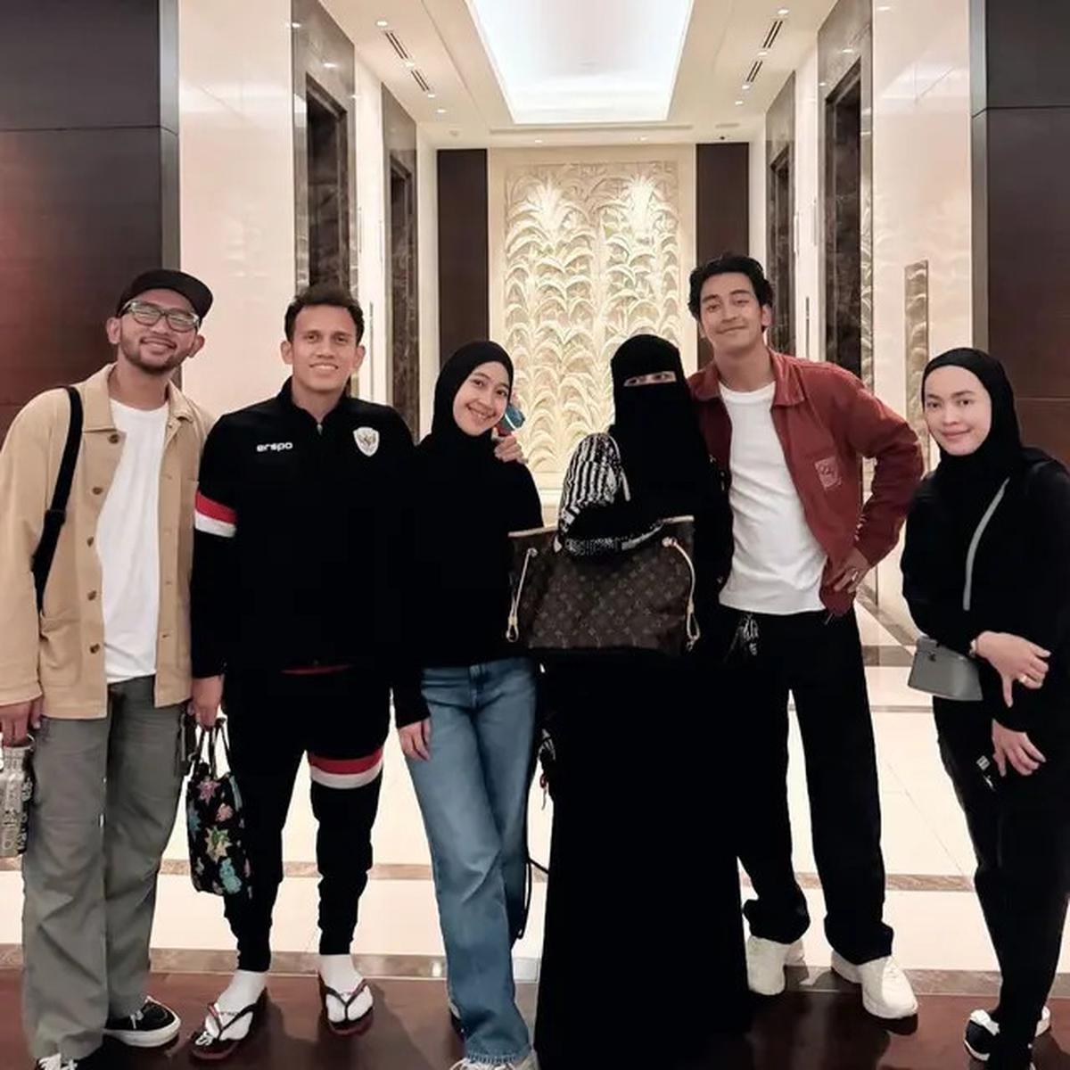 Umi Pipik Posting Foto Bareng Shin Tae-Yong, Sang Pelatih Dipanggil Pak De