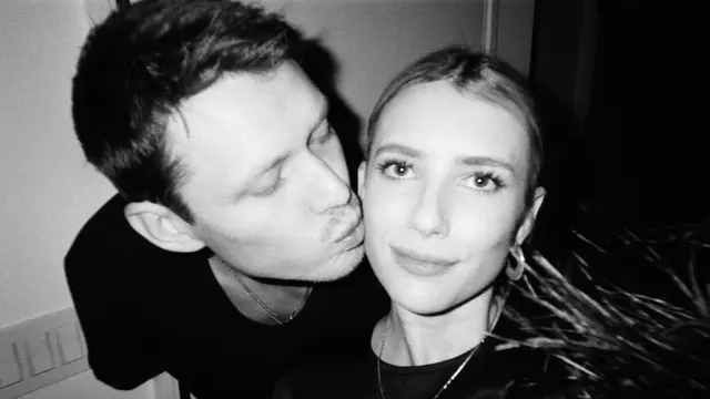 Aktris Emma Roberts bertunangan dengan Cody John