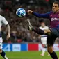 Sebelum di Barcelona, Philippe Coutinho (kanan) merupakan salah satu playmaker terbaik di Liga Inggris bersama Liverpool. Namun, ia kesusahan menemukan performa terbaiknya di Camp Nou. Barca dikabarkan untuk mencari peminatnya dan beberapa klub di Liga Inggris menginginkannya. (AFP/Adrian Dennis)