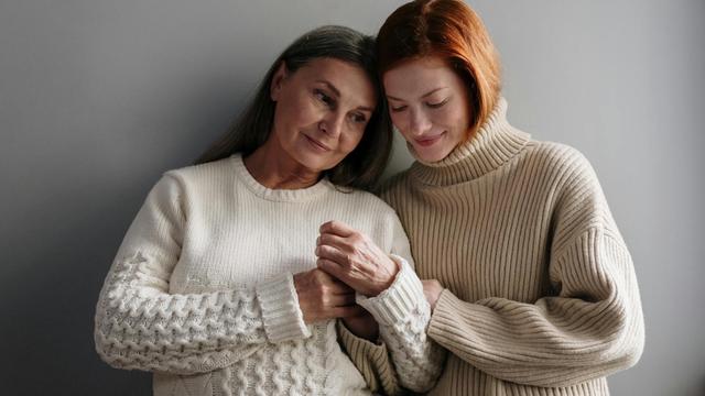 Ilustrasi ibu dan anak perempuan