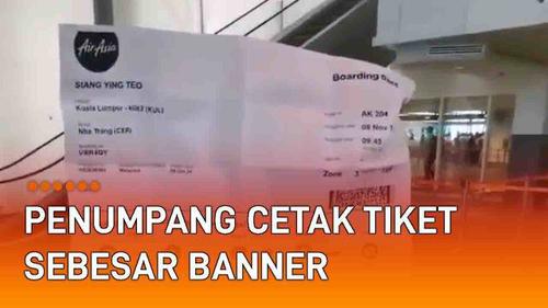 VIDEO: Ngakak, Penumpang Cetak Boarding Pass Sebesar X Banner