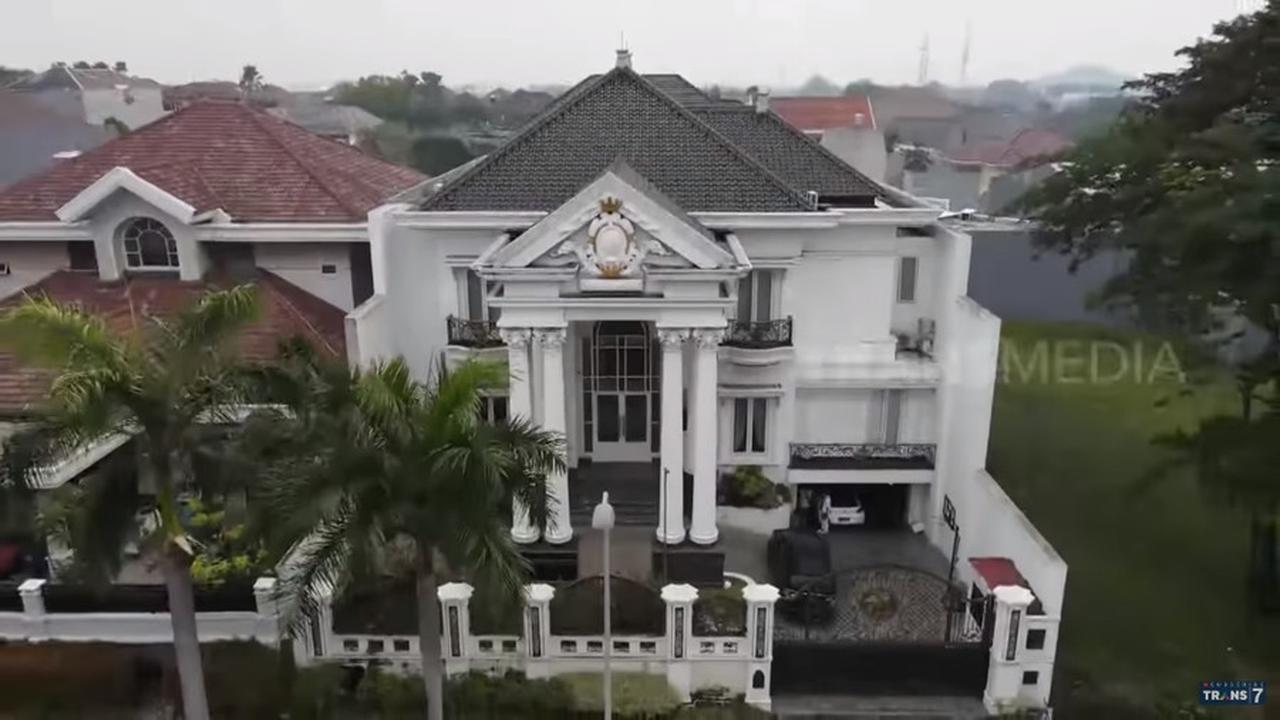 Mewah Bak Istana, Potret Rumah Crazy Rich Surabaya Amelia Salim Seluas 1.800 Meter yang Bikin Melongo