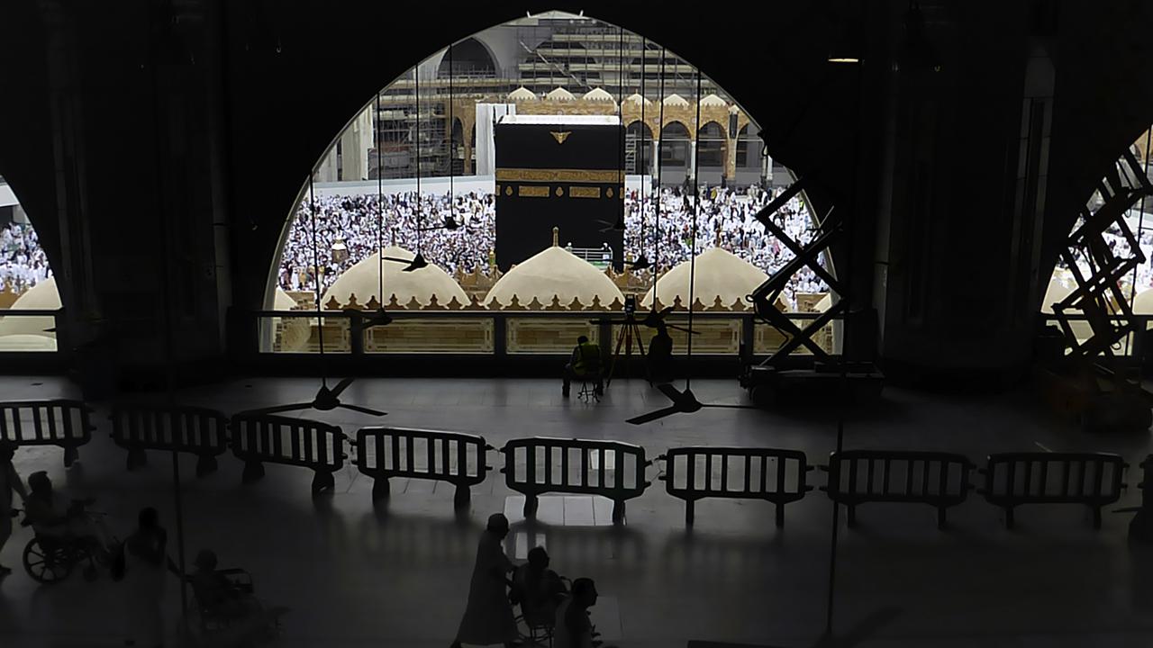 Virus COVID-19 Terus Mewabah, Arab Saudi Hentikan Sementara Umrah