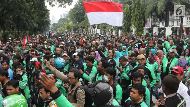 Minta Penetapan Tarif, Ribuan Pengemudi Ojek Online Geruduk Istana