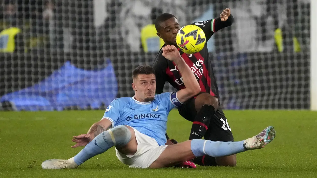 Foto: AC Milan Babak Belur Dihajar Lazio di Liga Italia