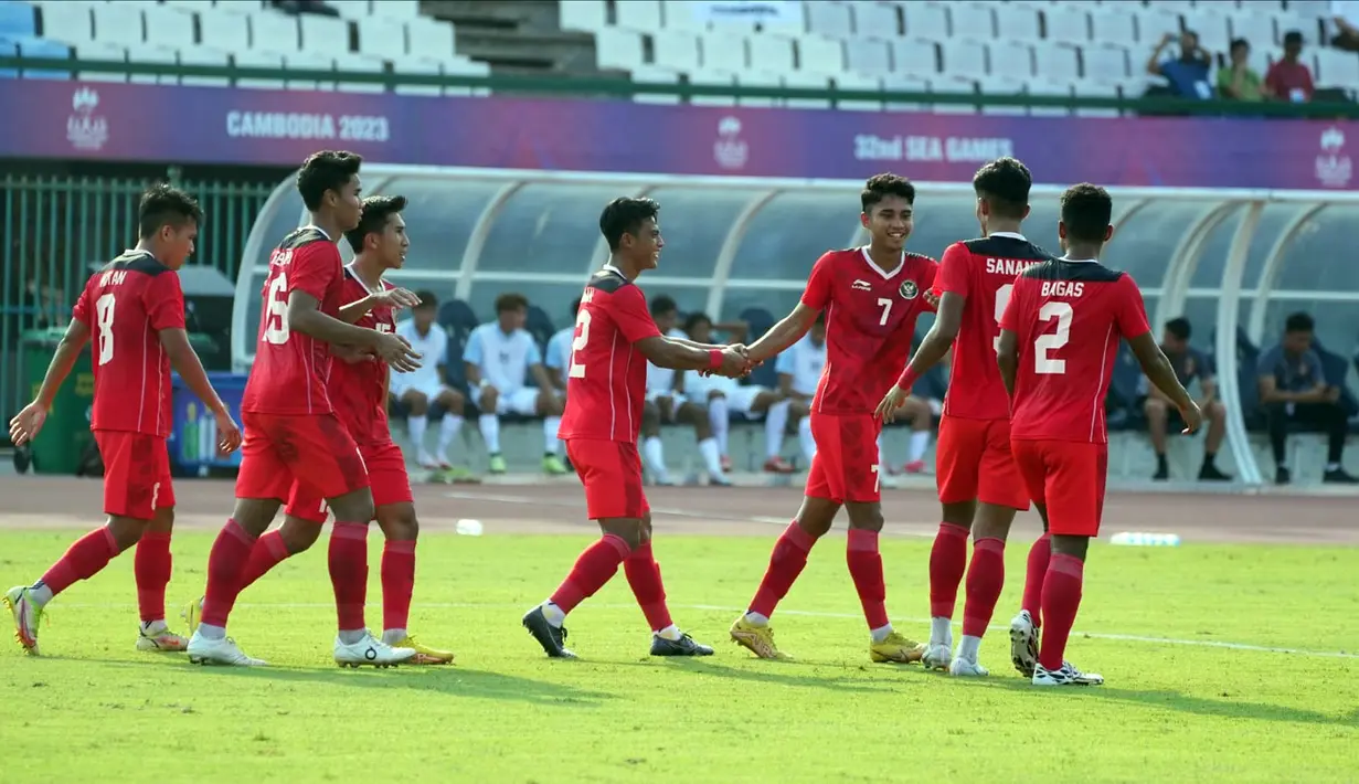 Fajar Fathur Rohman mencetak gol yang membawa Timnas U-22 unggul 4-0 pada menit ke-74. Selanjutnya, Titan Agung yang lepas dari jebakan offside berhasil mencetak gol kelima Timnas Indonesia U-22 pada menit ke-87. (Dok. PSSI)