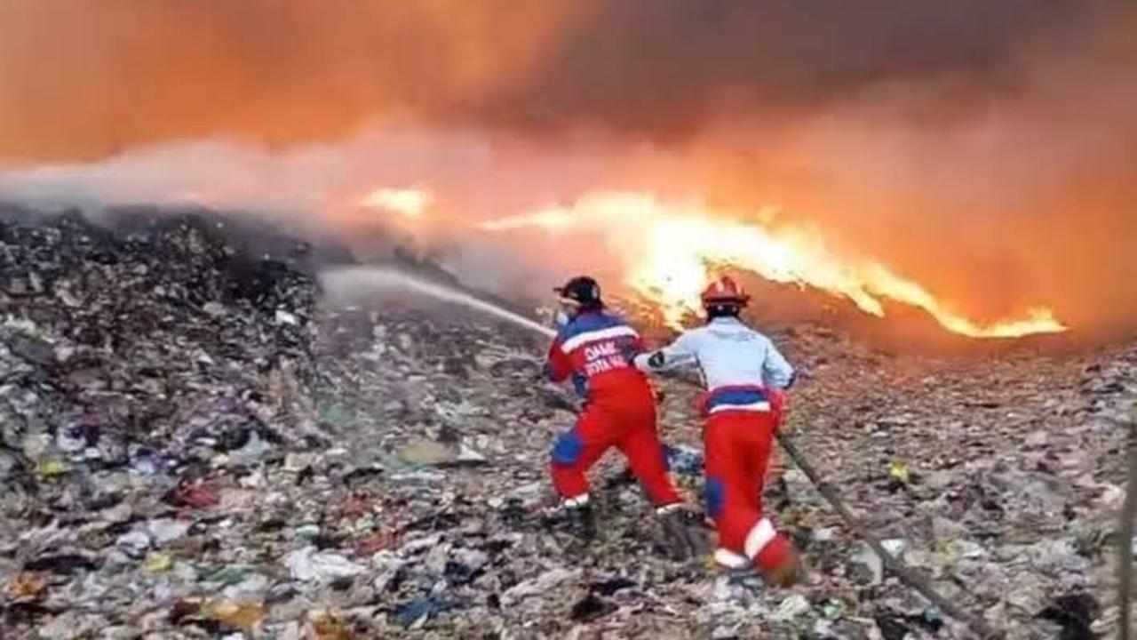 Kakek 71 Tahun Jadi Tersangka, Begini Perannya dalam Kebakaran TPA Supit Urang