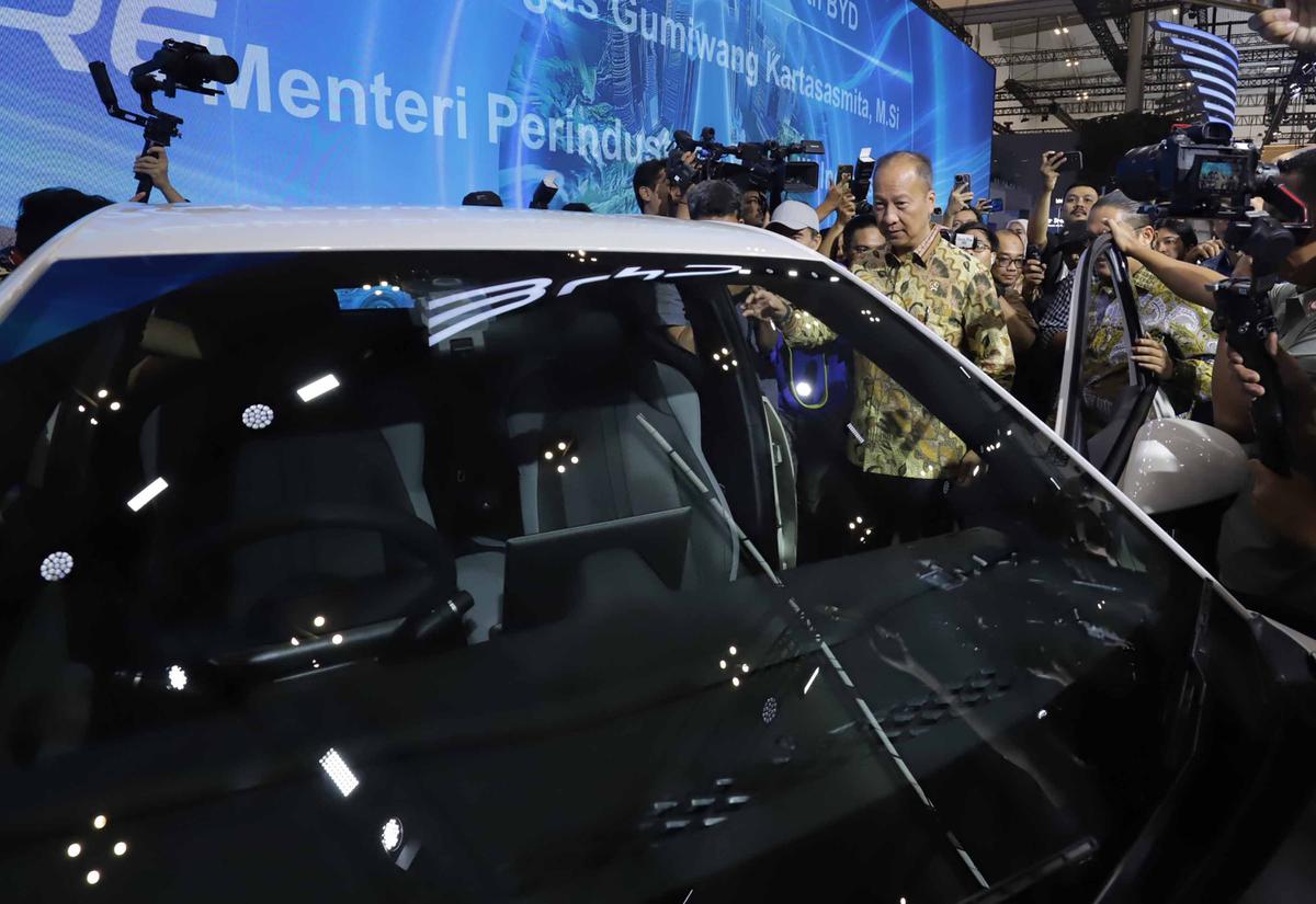 FOTO: Menteri Perindustrian Buka GIIAS 2025, 43 Merek Otomotif Ramaikan Pameran di ICE BSD