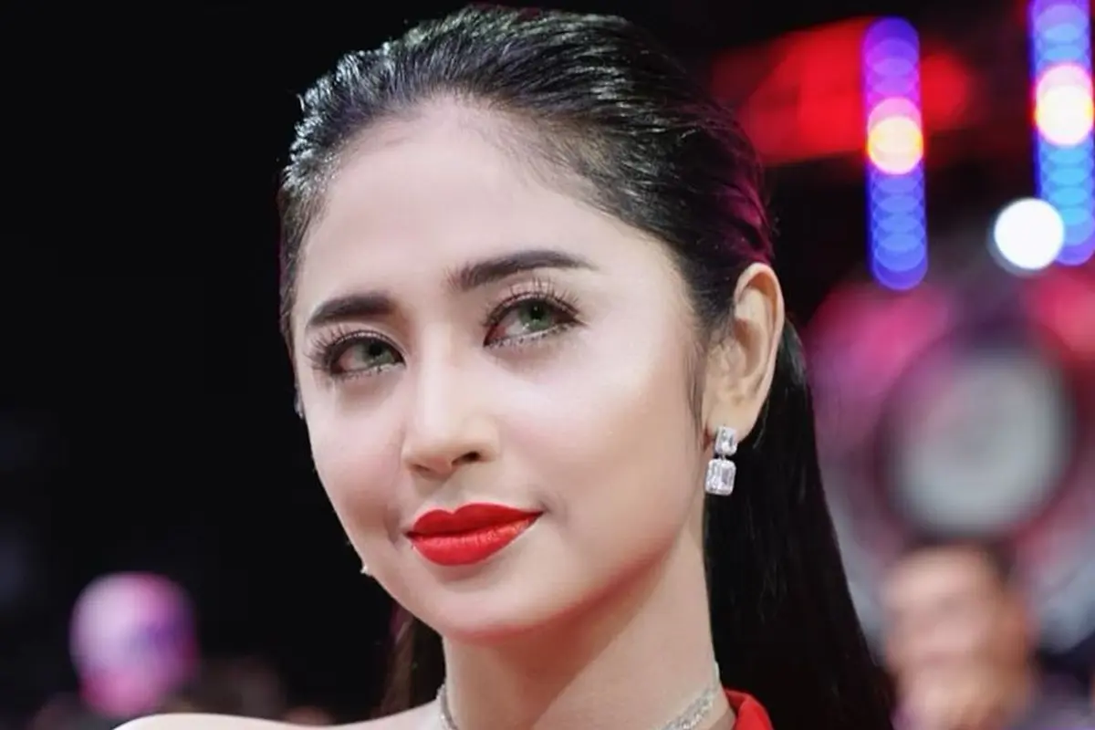 Dewi Perssik. (Foto: Instagram @dewiperssikreal)
