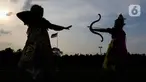 Umat Hindu menampilkan ramayana saat mengikuti parade budaya di Buperta, Cibubur, Jakarta, Selasa (21/3/2023). (Liputan6.com/Herman Zakharia)