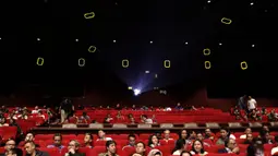 Suasana kemeriahan saat peluncuran film 25 tahun Satria Muda di XXI Epicentrum, Jakarta, Kamis (15/11). Peluncuran ini dalam rangka peringatan hari jadi SM yang ke-25 tahun. (Bola.com/Yoppy Renato)