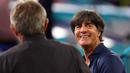 Joachim Loew pernah mengantarkan Jerman meraih Piala Dunia pada 2014 dan  Piala Konfederasi 2017. Namun, ia memutuskan mundur pada 2020 lalu setelah 17 tahun menukangi Der Panzer. Sejak saat itu, Loew belum menukangi klub manapun. Pria 62 tahun itu juga memiliki pengalaman melatih di level klub. Ia pernah menukangi sejumlah klub seperti Stuttgart, Fenerbahce, Tirol Innsbruck dan Austria Wien. (AFP/Pool/Kai Pfaffenbach)