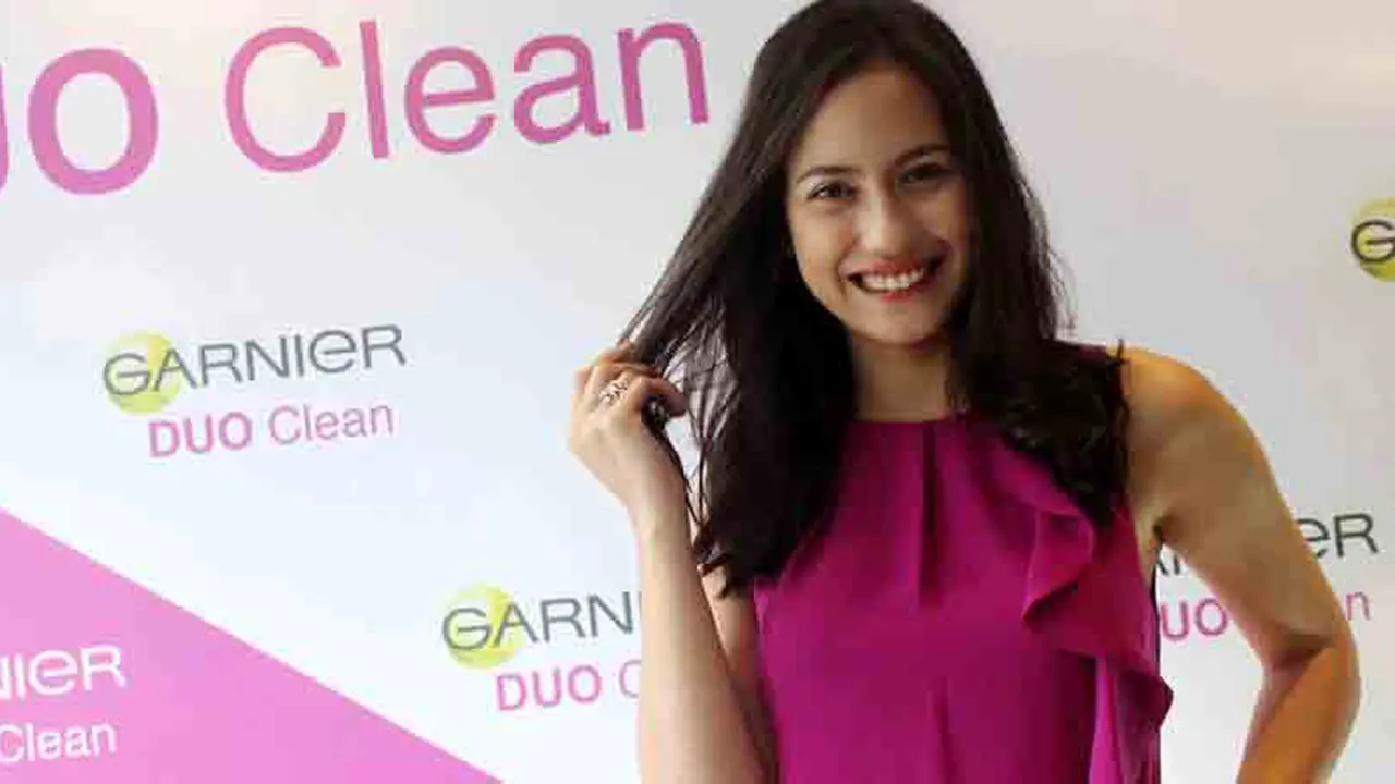 Meski Syuting di Gunung, Pevita Pearce Tetap Jaga Kecantikan