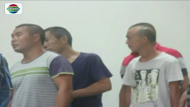 Petugas Imigrasi di Batam, Kepulauan Riau, mengamankan delapan warga China yang bekerja di sebuah perusahaan secara ilegal.