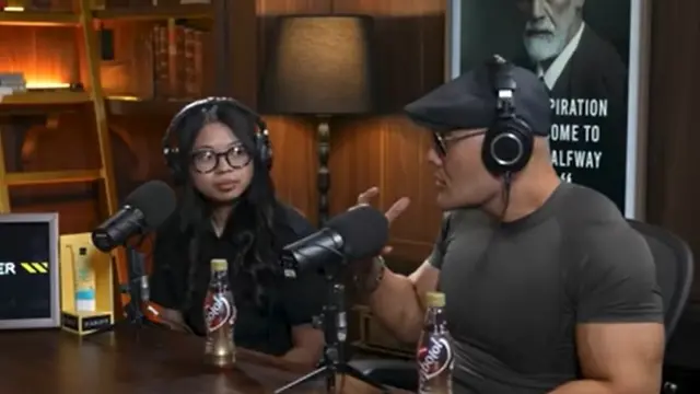 Relawan Gunung Marapi Ungkap Evakuasi Korban Hanya Bermodal Ponsel, Sarung dan Keberanian,  foto: Youtube Deddy Corbuzier