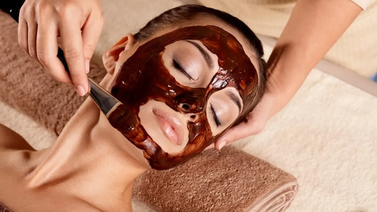 Tips Wajah Kusam Jadi Glowing dengan Masker Kopi dan Lemon, Viral di Tiktok