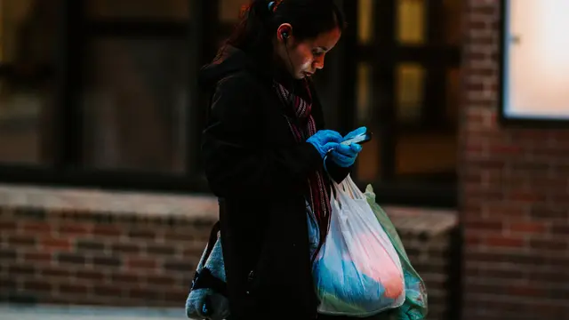Permintaan Plastik Melonjak di Masa Pandemi, Kebijakan Pelarangan Tak Efektif?