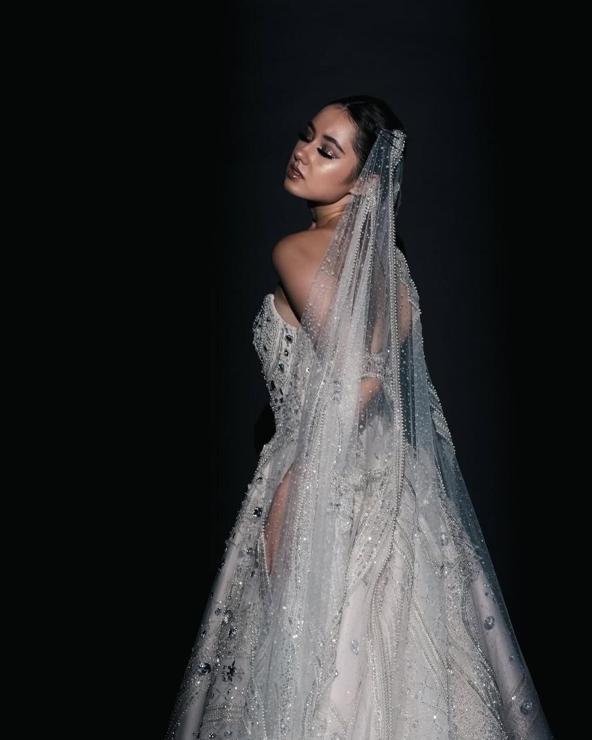 Potret Vika Kolesnaya Pacar Billy Syahputra saat Pemotretan Pakai Gaun Pengantin