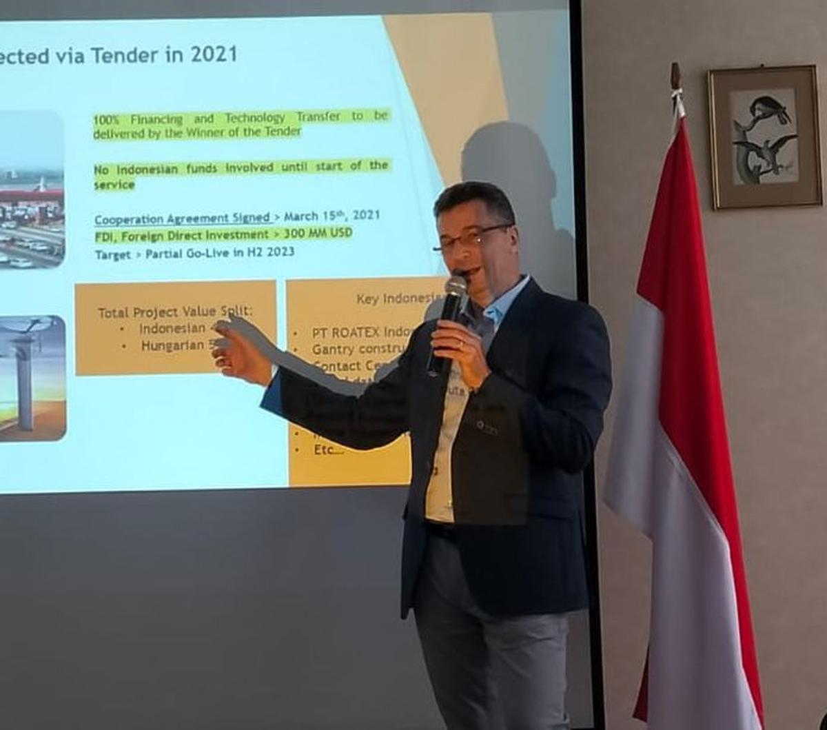Sebelumnya, Direktur Utama PT Roatex Indonesia Toll System (RITS) Attila Keszeg mengatakan, penerapan sistem pembayaran tol tanpa gerbang atau multilane free flow (MLFF) nantinya akan diatur oleh satu Badan Layanan Umum (BLU) di bawah pemerintah.