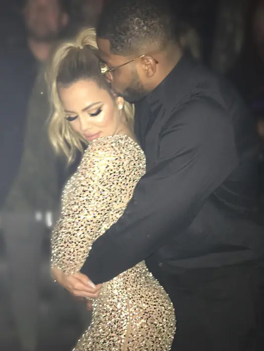Tristan Thompson pun mengunggah video senada yang menunjukkan mereka berada di momen yang sama. (instagram/khloekardashian)