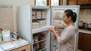 10 Cara Menyusun Bahan Makanan agar Isi Kulkas Lebih Mudah Terlihat, Rapi dan Tidak Berantakan