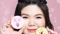 Selebrasi 100 tahun Disney, Jacquelle berkolaborasi dengan Shani Amelia meluncurkan koleksi makeup bertema Winnie The Pooh. [Foto: IG/jacquelle_official].