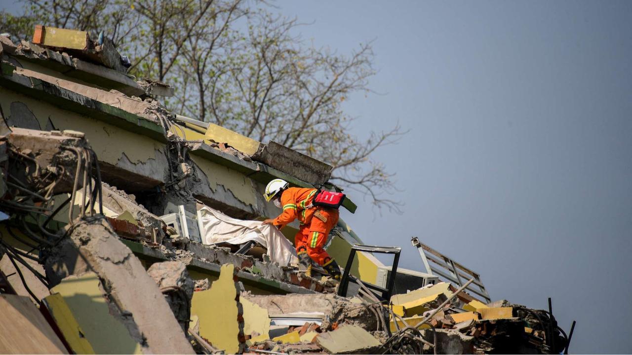 Kehancuran bangunan akibat gempa mematikan Myanmar