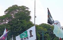 Begini Situasi di Pintu masuk KPU Saat Anies Cak Imin Tiba, Massa Dorong-dorongan dengan Polisi