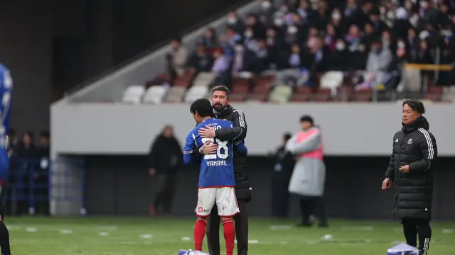 Pelatih Yokohama F Marinos, Harry Kewell.
