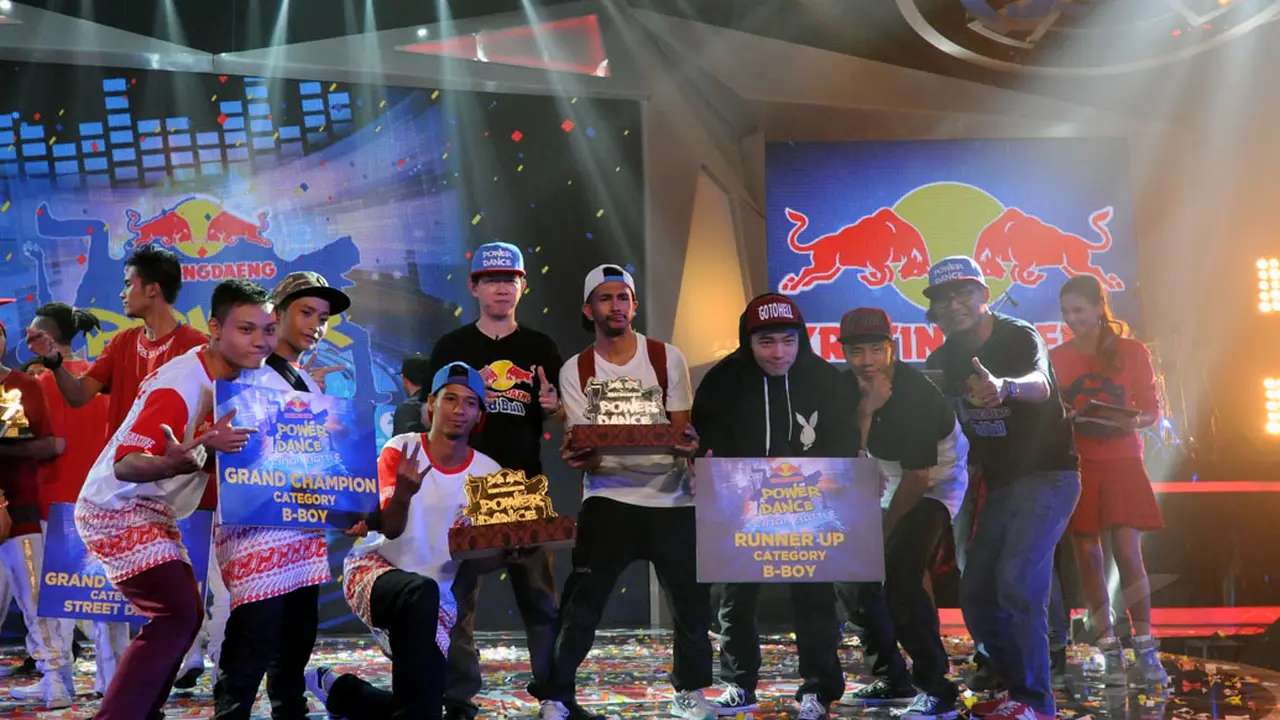 Kemeriahan Final Battle Kratingdaeng Power Dance 2014