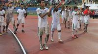 Timnas Indonesia usai pertandingan kontra Kirgiztan di ajang Aceh World Solidarity Tsunami Cup (AWSTC) 2017 di Stadion Harapan Bangsa, Banda Aceh, Senin (6/12/2017). (Bola.com/Eko Deni Sahputra)